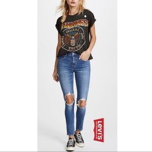 🎉HP🎉Levi’s Premium 721 High Rise Ripped Skinny
